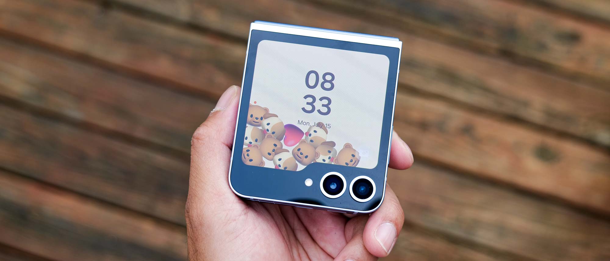 Review Galaxy Z Flip6: Kelebihan dan Kekurangan